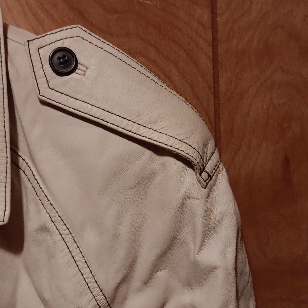 Coat - Picture 3 of 6